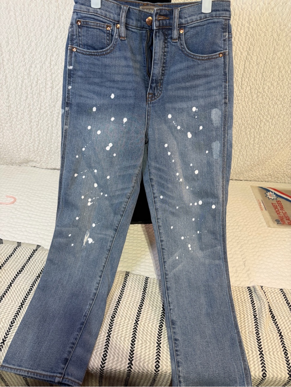 Straight-Leg Women’s Jeans in Blue with White Paint Detail
